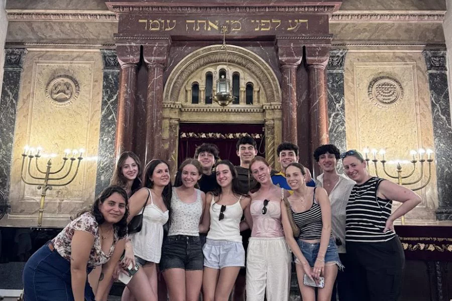 teens in buenos aries synagogue
